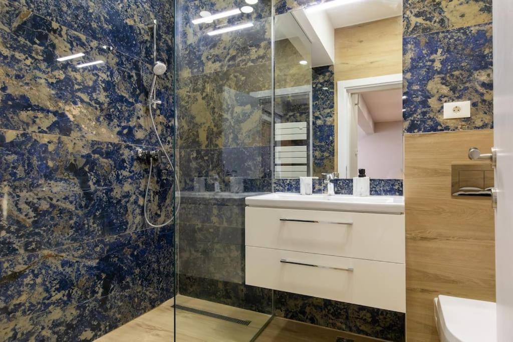 Elegant 2 Bedroom Retreat Бухарест Экстерьер фото